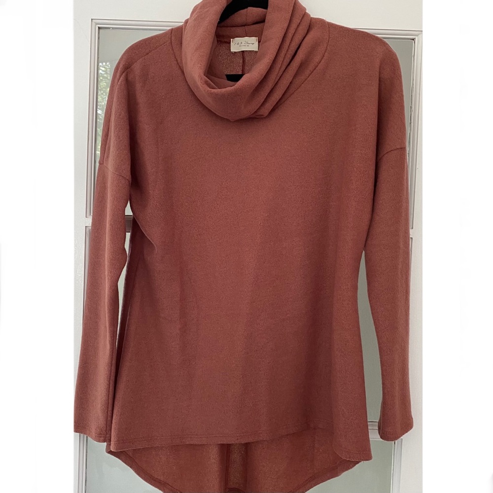 EUC 123 Story Tunic Top - M